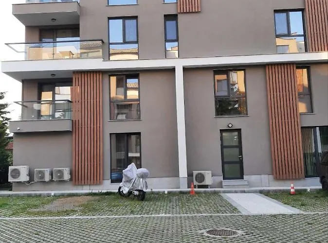 Deluxe 5 セインツ・コンスタンティン＆ヘレナ