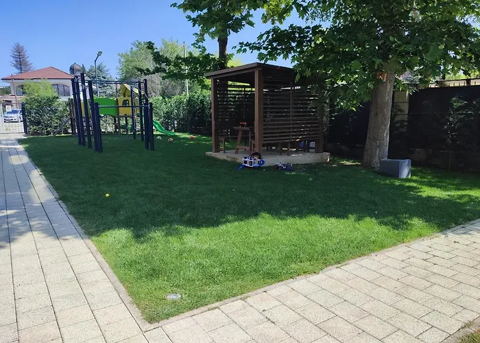 Deluxe 5 アパート