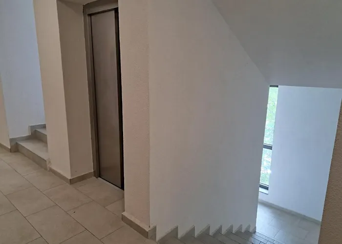 Deluxe 5 セインツ・コンスタンティン＆ヘレナ